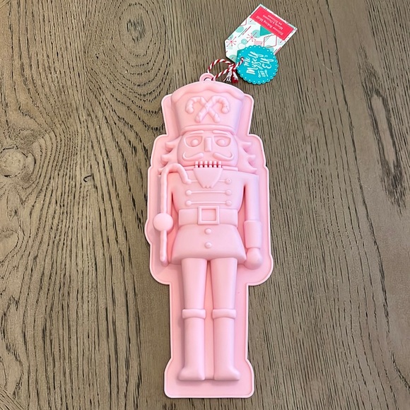 Christmas Nutcracker Silicone Cake Mold Large Pink Holiday Bakeware Craft Resin - Picture 1 of 3